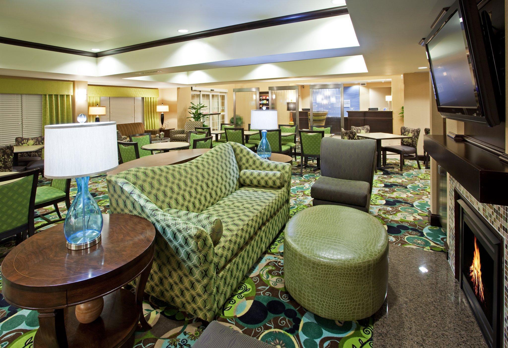 Holiday Inn Express - Columbus - Dublin By Ihg Exterior foto