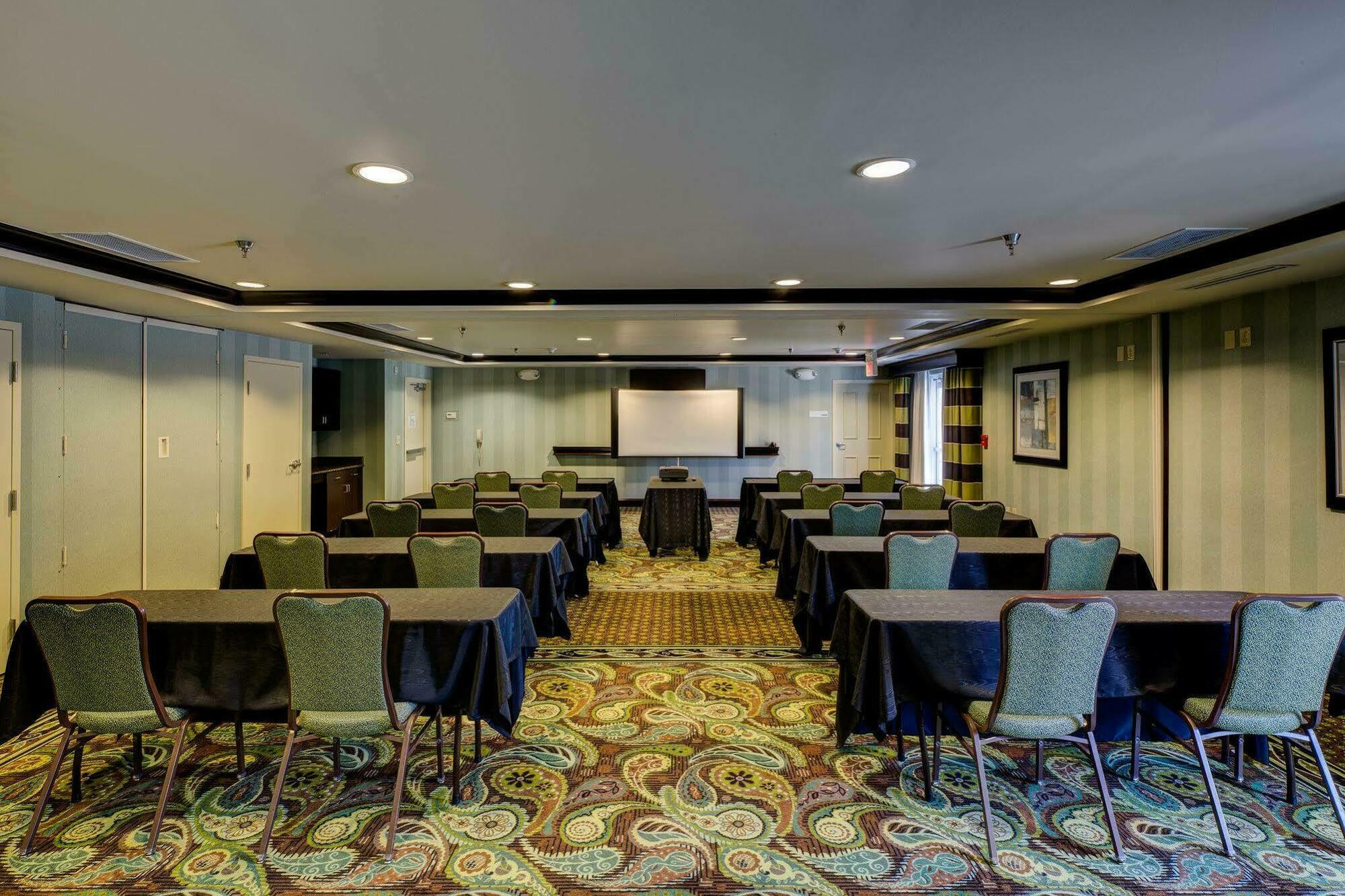 Holiday Inn Express - Columbus - Dublin By Ihg Exterior foto
